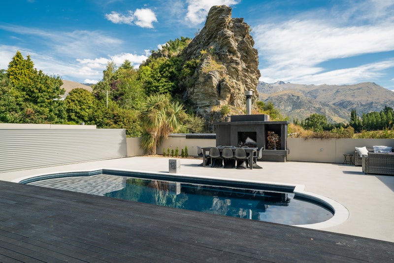 1 Rapley Close, Arrow Junction,  Queenstown - Carousel 1