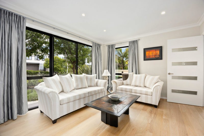 4 Copper Lane, Long Bay, Auckland - Carousel 2