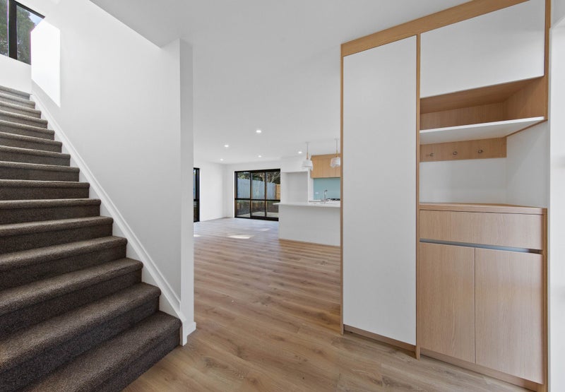 12 Finn Place, Panmure, Auckland - Carousel 2