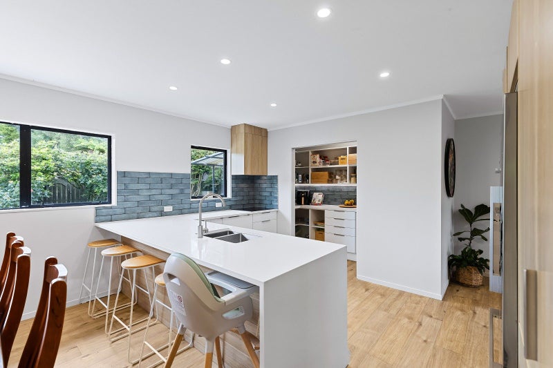 21 Commodore Avenue, Flagstaff, Hamilton - Carousel 2