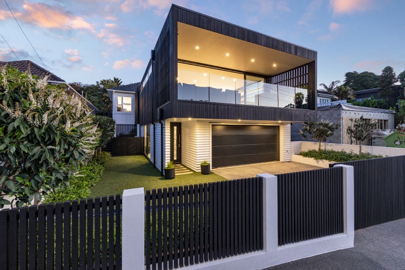 14 Larchwood Avenue, Westmere, Auckland - Carousel 1