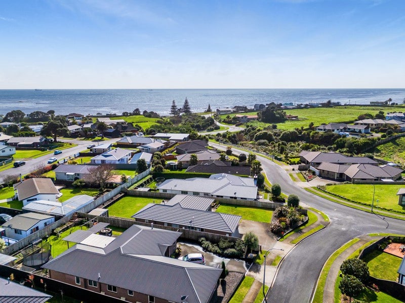 2 Huetu Place, Bell Block, New Plymouth - Carousel 22