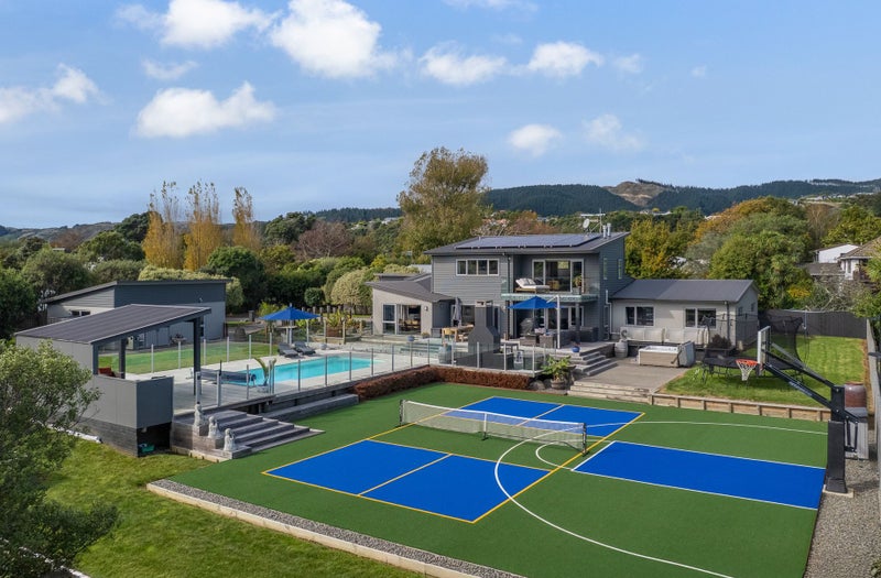 1 Moss Lane, Raumati Beach, Paraparaumu - Carousel 2