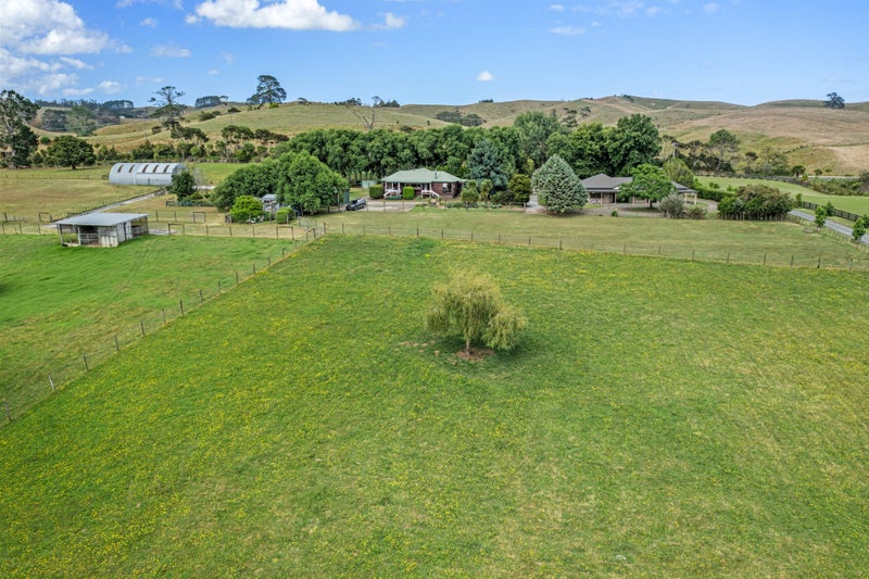 279 Peak Road, Helensville - Carousel 2