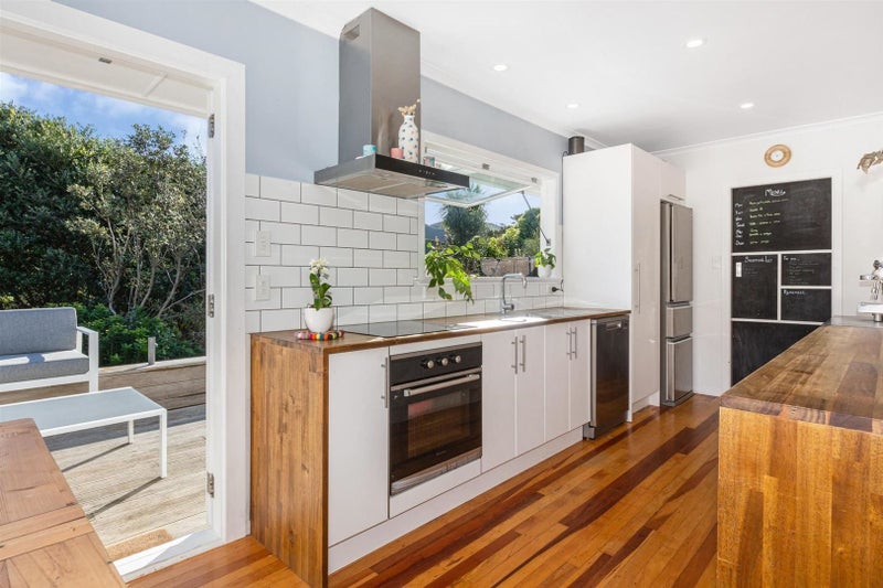 16 Montreal Grove, Kingston, Wellington - Carousel 2