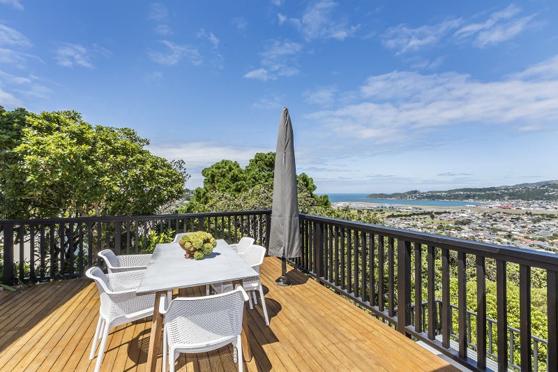 5 Inverell Way, Seatoun, Wellington - Carousel 2