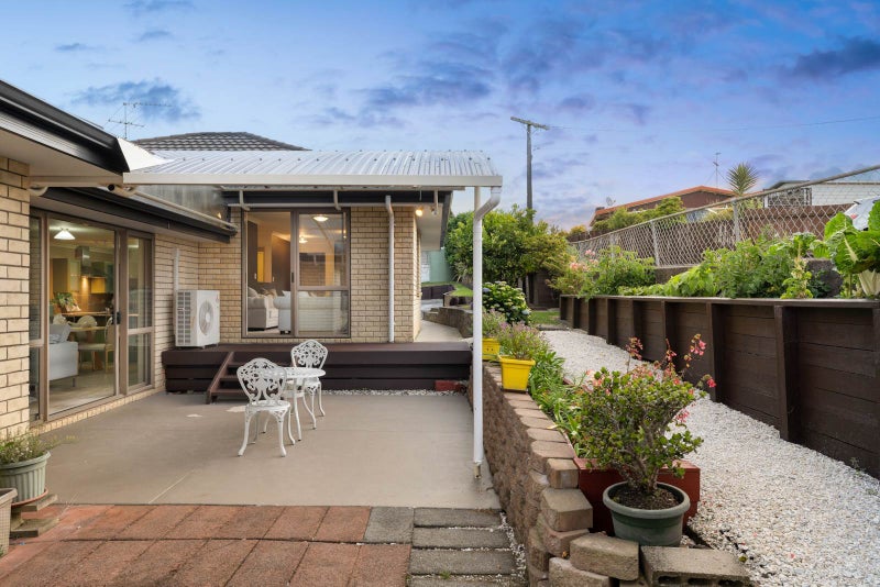 12A Kokiri Street, Te Atatu South, Auckland - Carousel 2