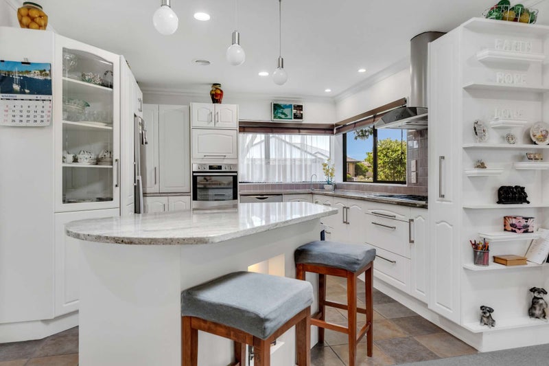 1 Merlin Close, Huntington, Hamilton - Carousel 1