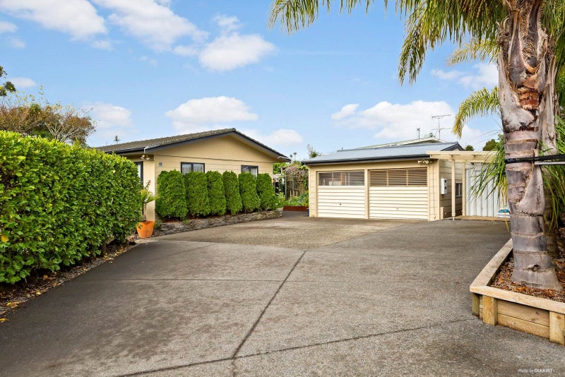 15 Betsland Crescent, Hillcrest, Auckland - Carousel 1