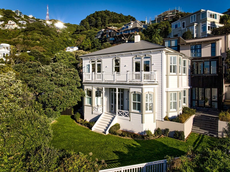 10 Hay Street, Oriental Bay, Wellington - Carousel 1