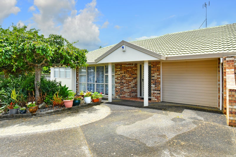 2/7 Saints Court, Manurewa, Auckland - Carousel 2