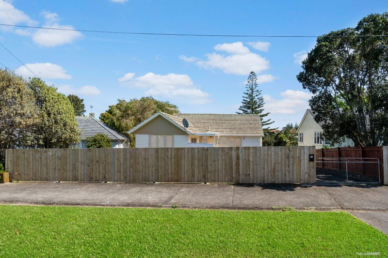 33 Taniwha Street, Wai o Taiki Bay, Auckland - Carousel 23