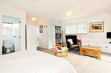 22 Topliss Drive, Northcross, Auckland - Carousel 3