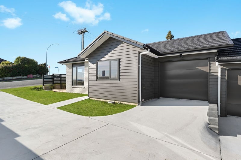 1/1 Mitcham Avenue, Forest Lake, Hamilton - Carousel 1