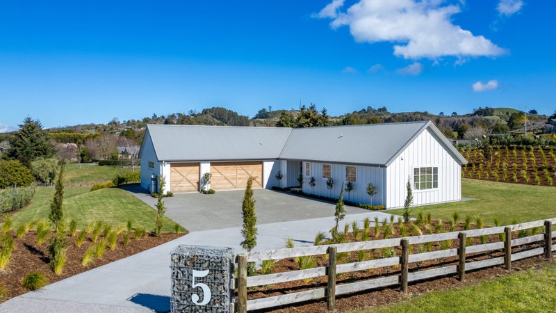 5 Lens Way, Taupo - Carousel 1