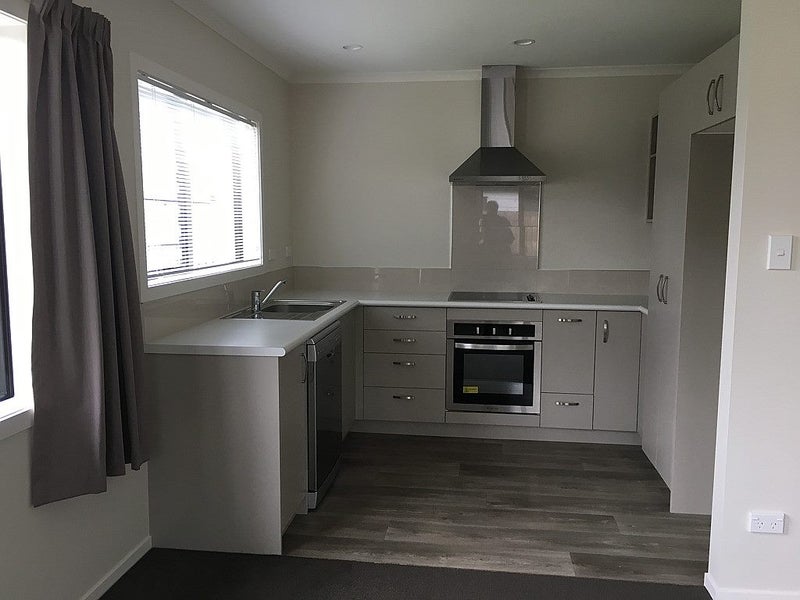5/338 Peachgrove Road, Fairfield, Hamilton - Carousel 1