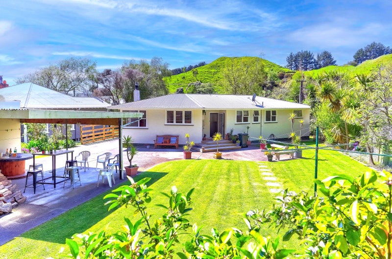 8 Turoa Road, Whanganui East, Whanganui - Carousel 1