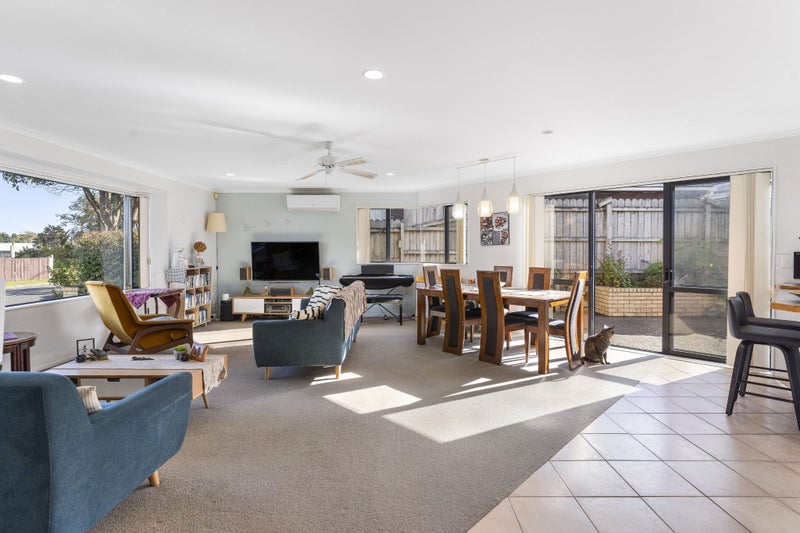 2 Hazards Road, Weymouth, Auckland - Carousel 2