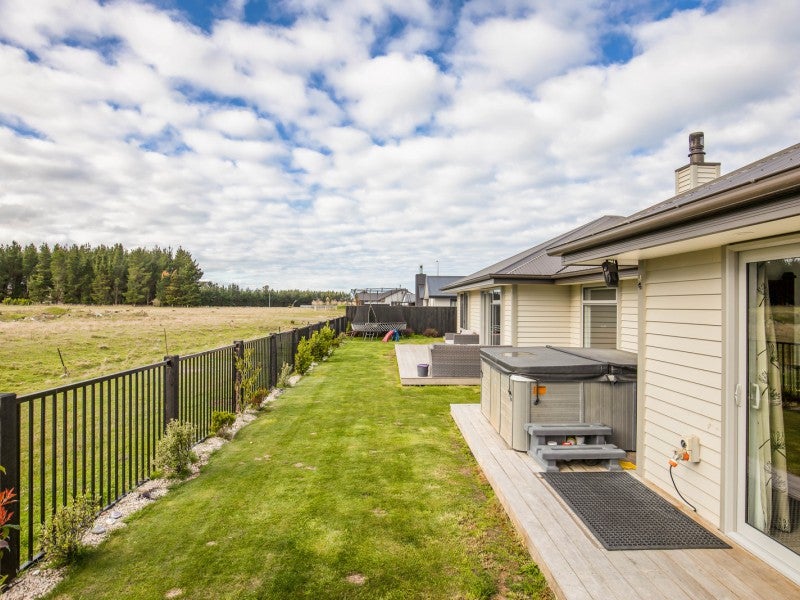 11 Denton Street, Amberley, Amberley - Carousel 2