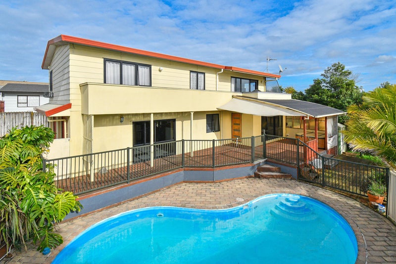 25 Greenstone Place, Clover Park, Auckland - Carousel 1