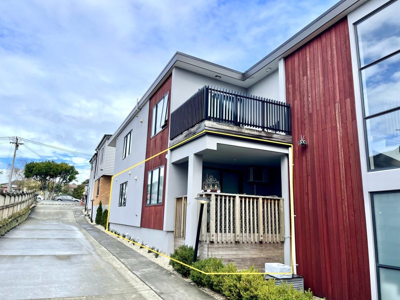 3/7 Stamford Park Road, Mount Roskill, Auckland - Carousel 1
