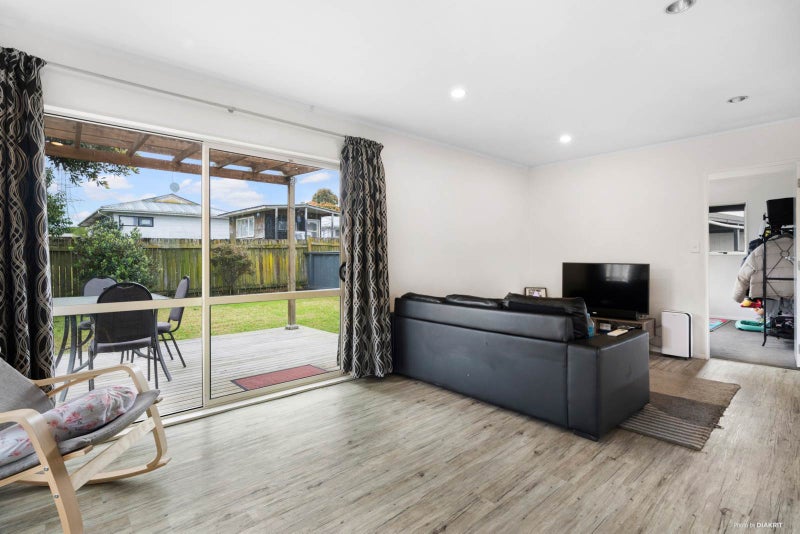 31A Huruhuru Road, Massey, Auckland - Carousel 2