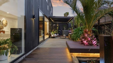 12 Edgeware Road, St Albans, Christchurch - Carousel 1