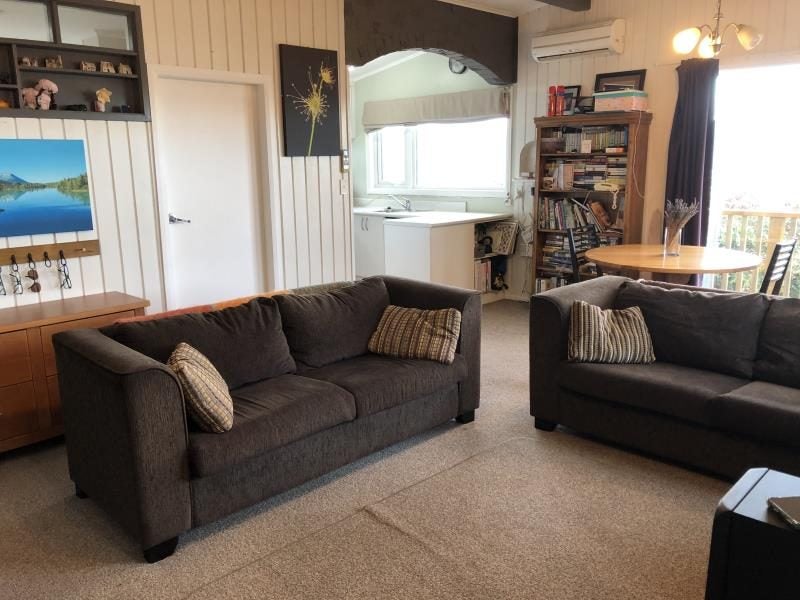 94B Dowse DR, MAUNGARAKI, LOWER HUTT - Carousel 2