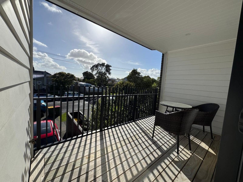 6 Studholme Street, Point Chevalier, Auckland - Carousel 2