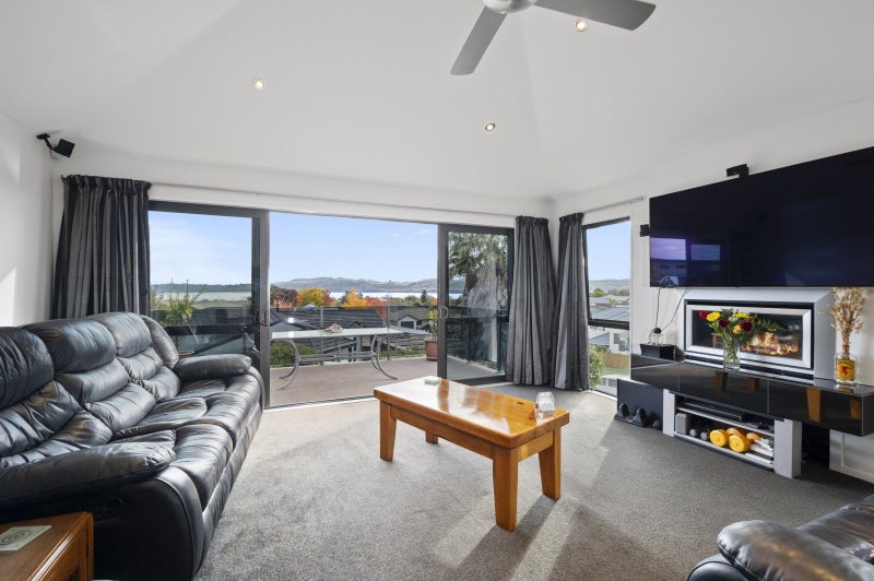 2 Botanical Heights Drive, Waipahihi, Taupo - Carousel 2