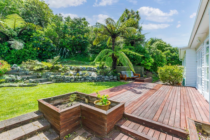 7 Berrymead Way, Karori, Wellington - Carousel 2