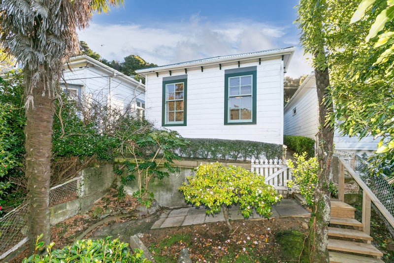 220 Ohiro Road, Brooklyn, Wellington - Carousel 1