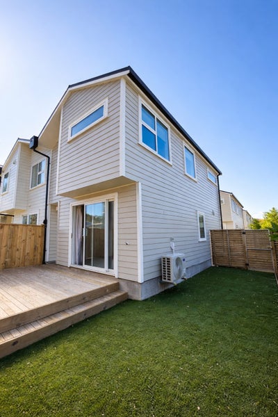 12/55 Britannia Street, Petone, Lower Hutt - Carousel 1