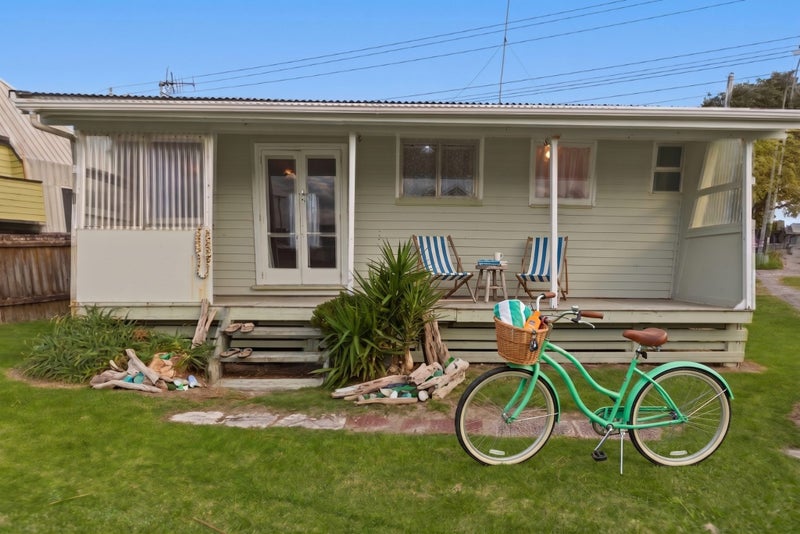 1099 Papamoa Beach Road, Papamoa Beach, Papamoa - Carousel 1