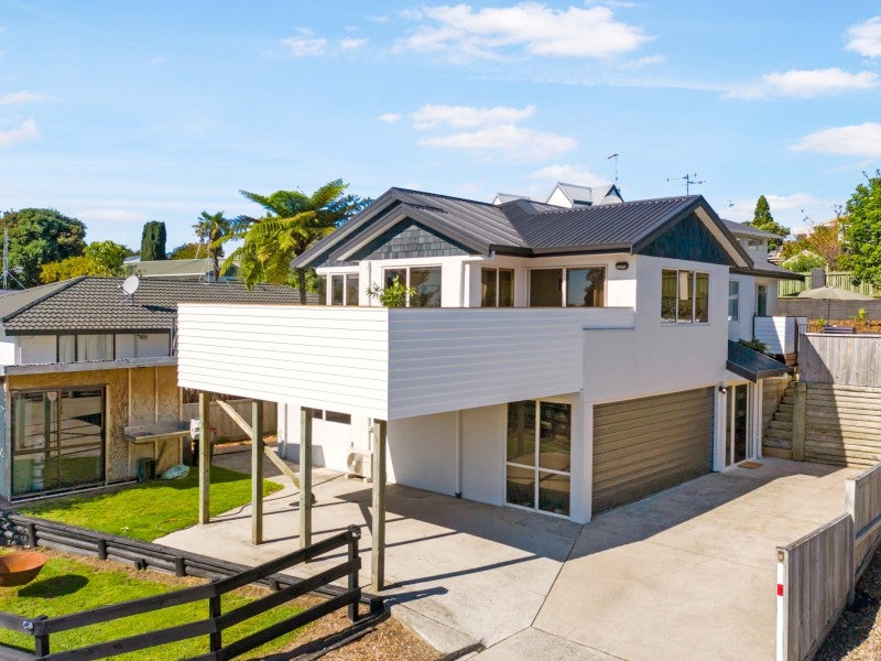 35 Te Koari Drive, Brookfield, Tauranga - Carousel 1