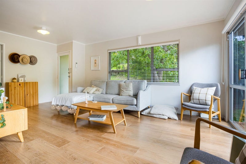 2/9 Cedar Heights Avenue, Massey, Auckland - Carousel 2