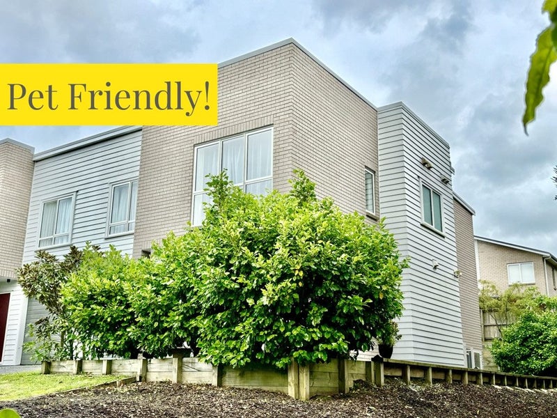 15 Purei LANE, Massey, Auckland - Carousel 1