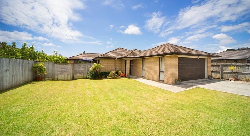 44 Huntington Park Drive, Greenhithe, Auckland - Carousel 1