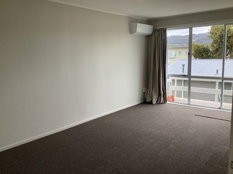11/10 Trevethick Grove, Woburn, Lower Hutt - Carousel 2