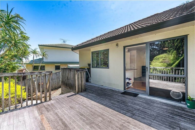 9 Canary Place, Unsworth Heights, Auckland - Carousel 2