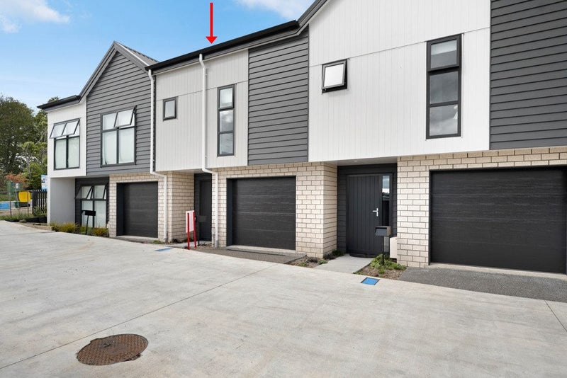 2/1 North Ridge Drive, Rototuna North, Hamilton - Carousel 1