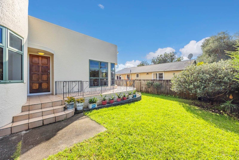 76 Archibald Road, Kelston, Auckland - Carousel 2