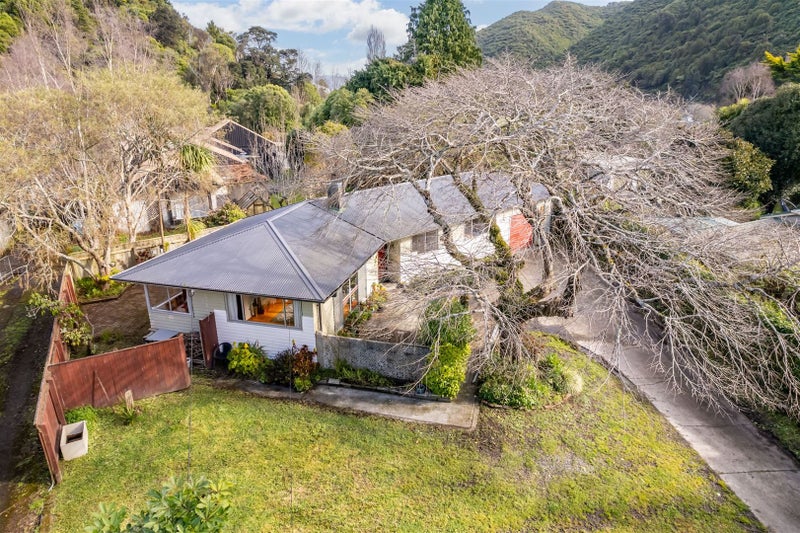 4 Birch Terrace, Birchville, Upper Hutt - Carousel 1