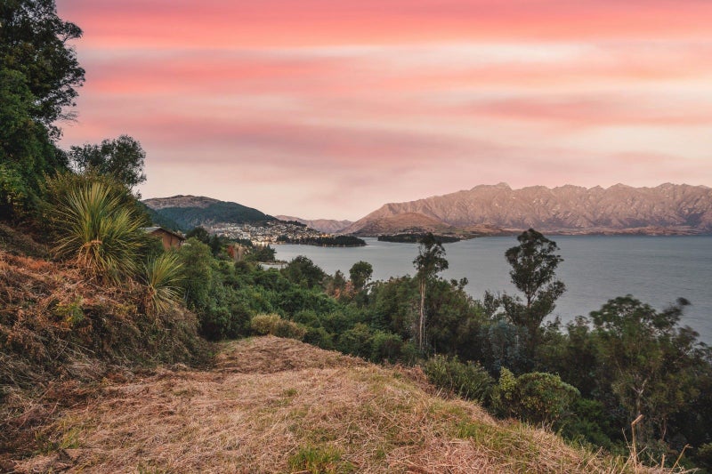 45 Aspen Grove, Fernhill, Queenstown - Carousel 2