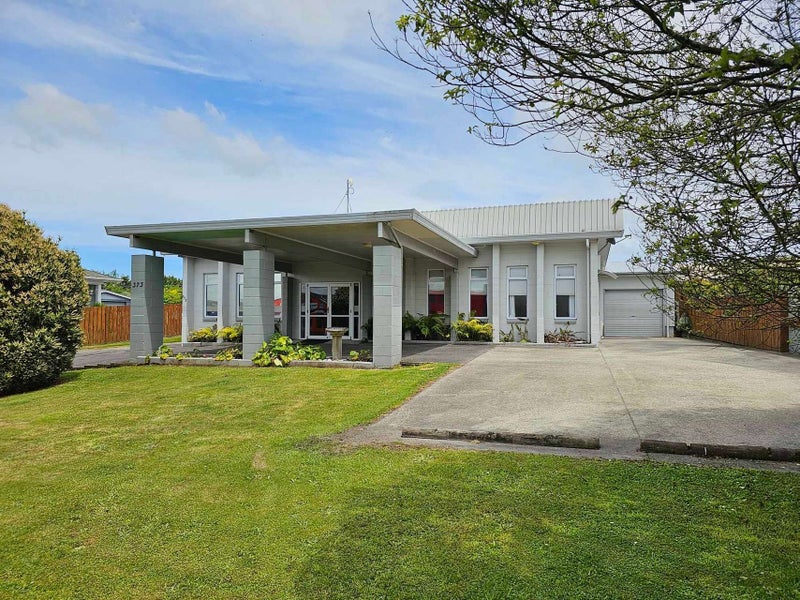 373 Broadway, Stratford - Carousel 1