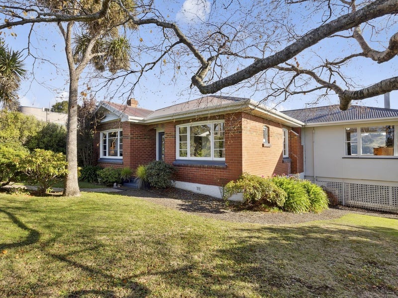 70 Mornington Road, Kenmure, Dunedin - Carousel 1