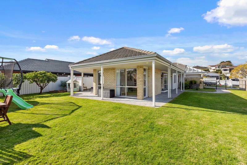 1 Esme Place, Matua, Tauranga - Carousel 1
