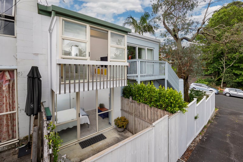 2/27 Don Croot Street, Western Springs, Auckland - Carousel 1