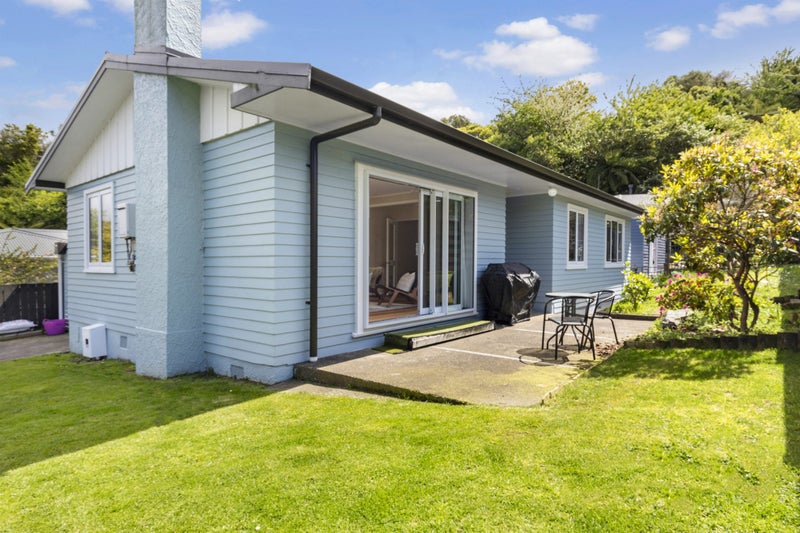 18 Batchelor Street, Newlands, Wellington - Carousel 1