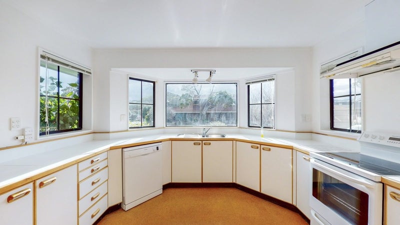 45 Burbank Crescent, Churton Park, Wellington - Carousel 2
